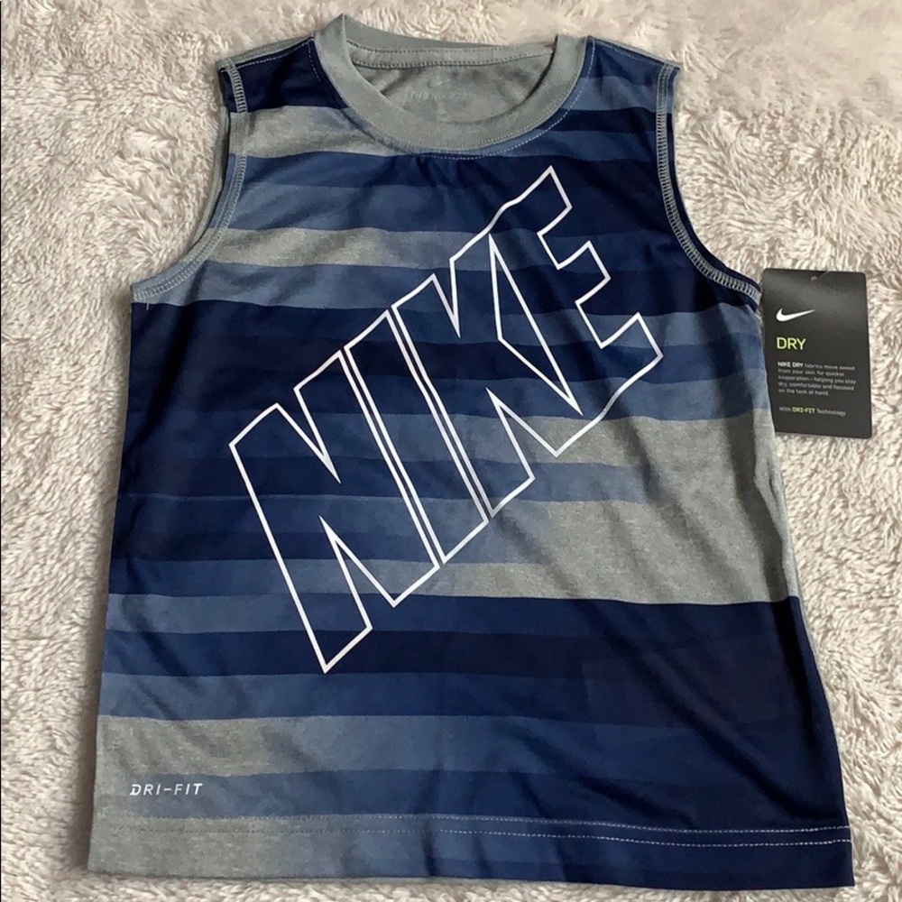 New Nike Top